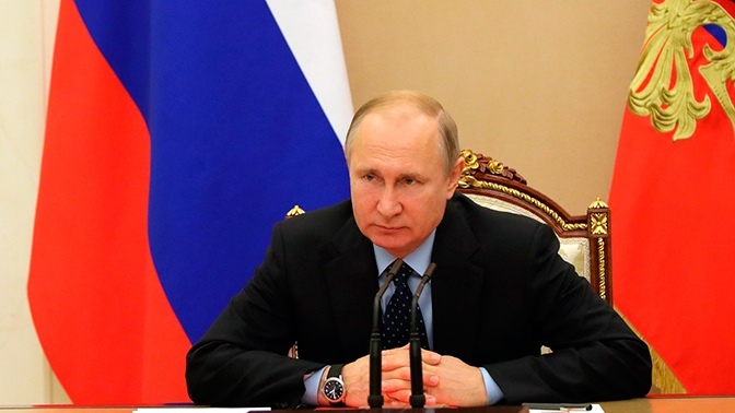 Путин подписал закон об ужесточении контроля за материнским капиталом